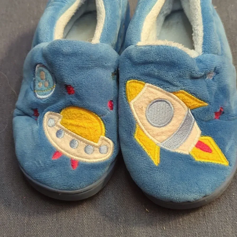 JACKSHIBO Toddler Slippers for Girls Boys Soft Plush Inner Slip-on House Slipper